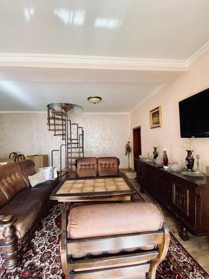 Central House Oradea Dış mekan fotoğraf