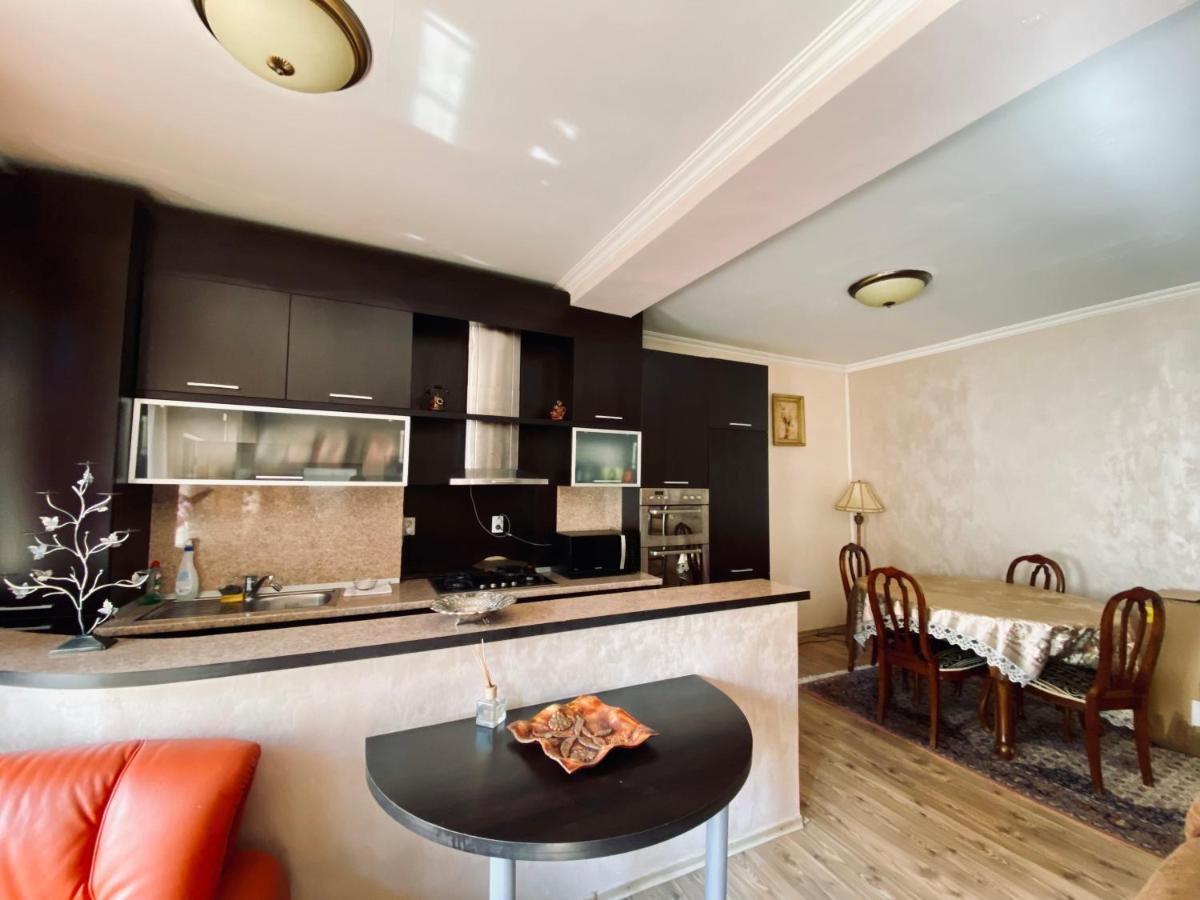 Central House Oradea Dış mekan fotoğraf